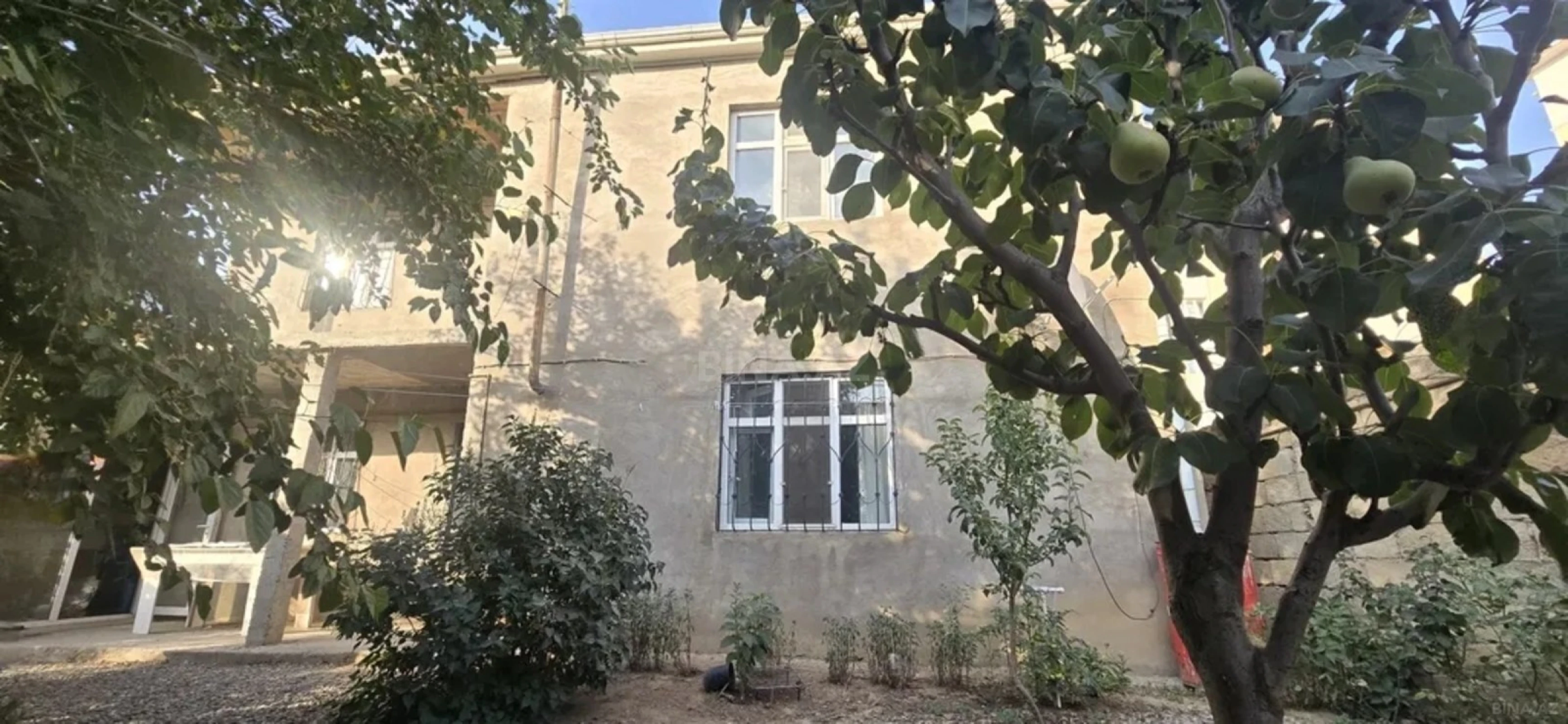 Satılır 7 otaqlı həyət evi 200 m²
