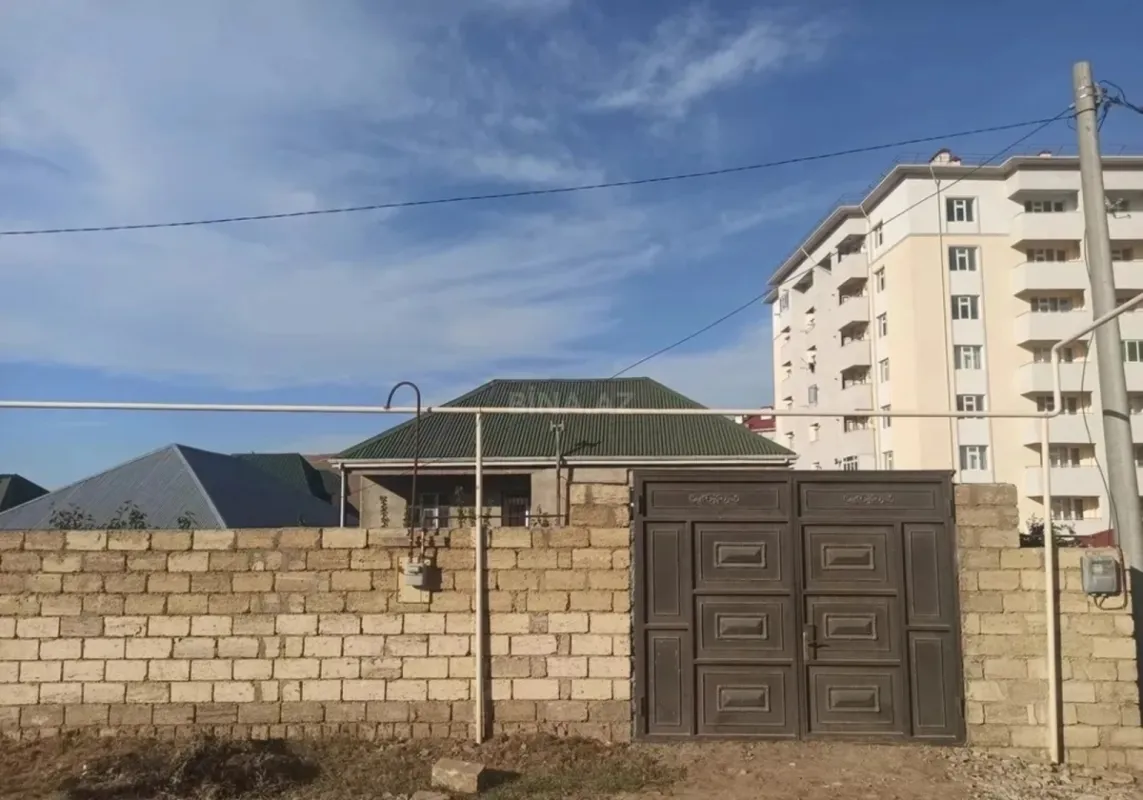 Satılır 7 otaqlı həyət evi 200 m²