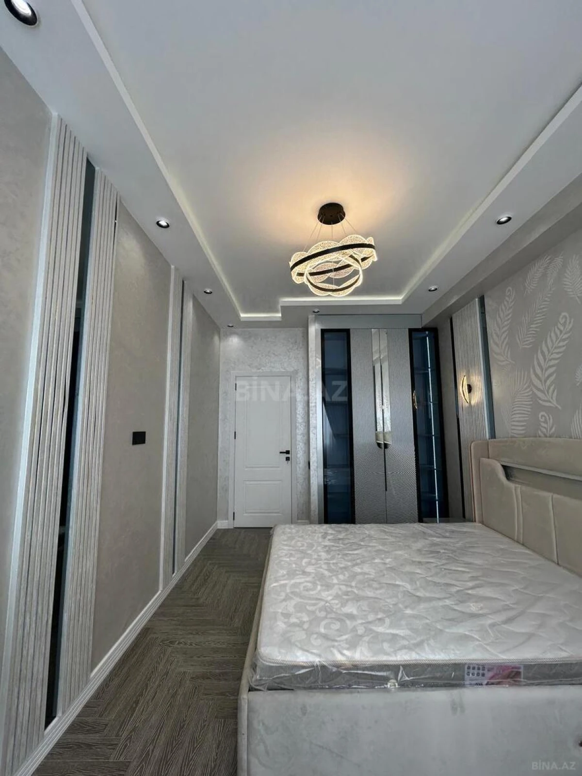 Satılır 2 otaqlı mənzil 65 m²