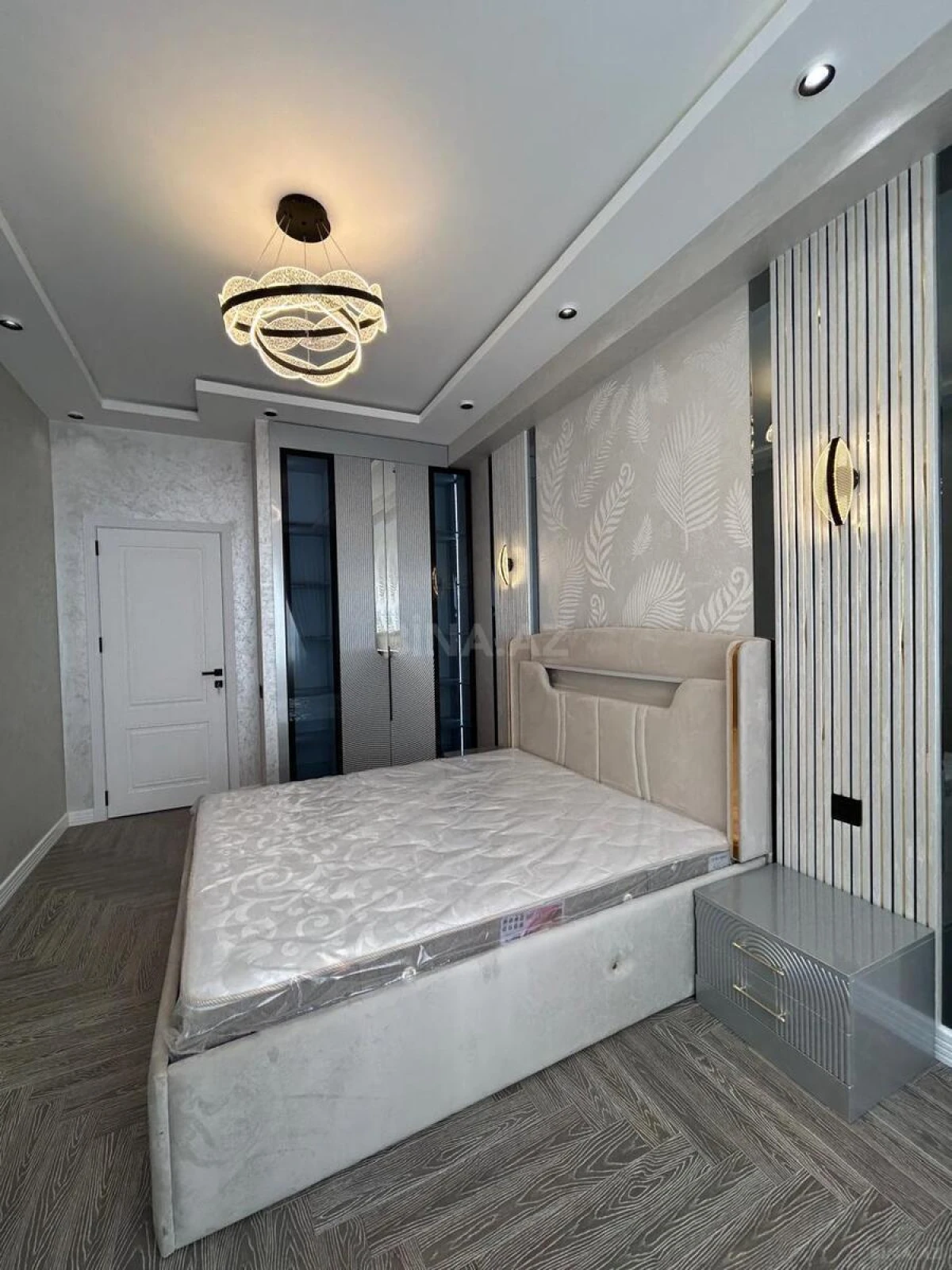 Satılır 2 otaqlı mənzil 65 m²