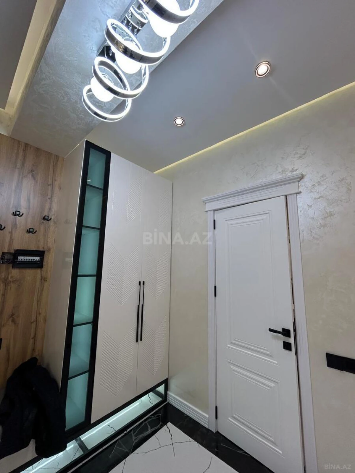 Satılır 2 otaqlı mənzil 65 m²