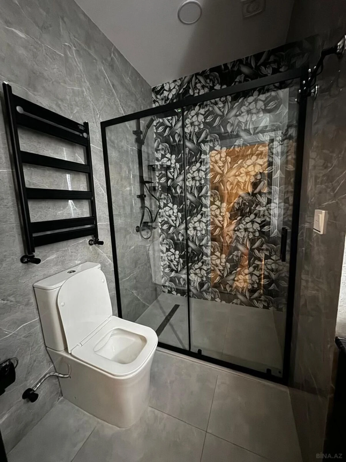 Kirayə verilir 2 otaqlı mənzil 81 m²