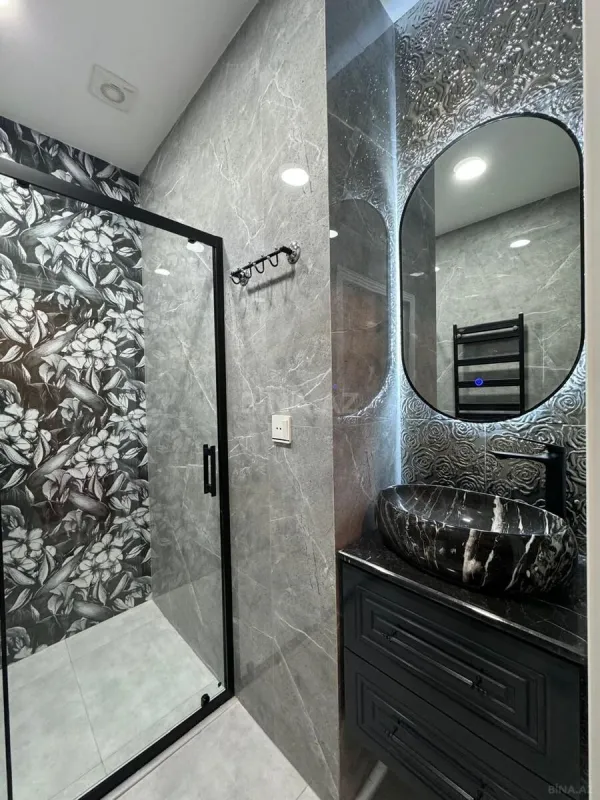 Kirayə verilir 2 otaqlı mənzil 81 m²