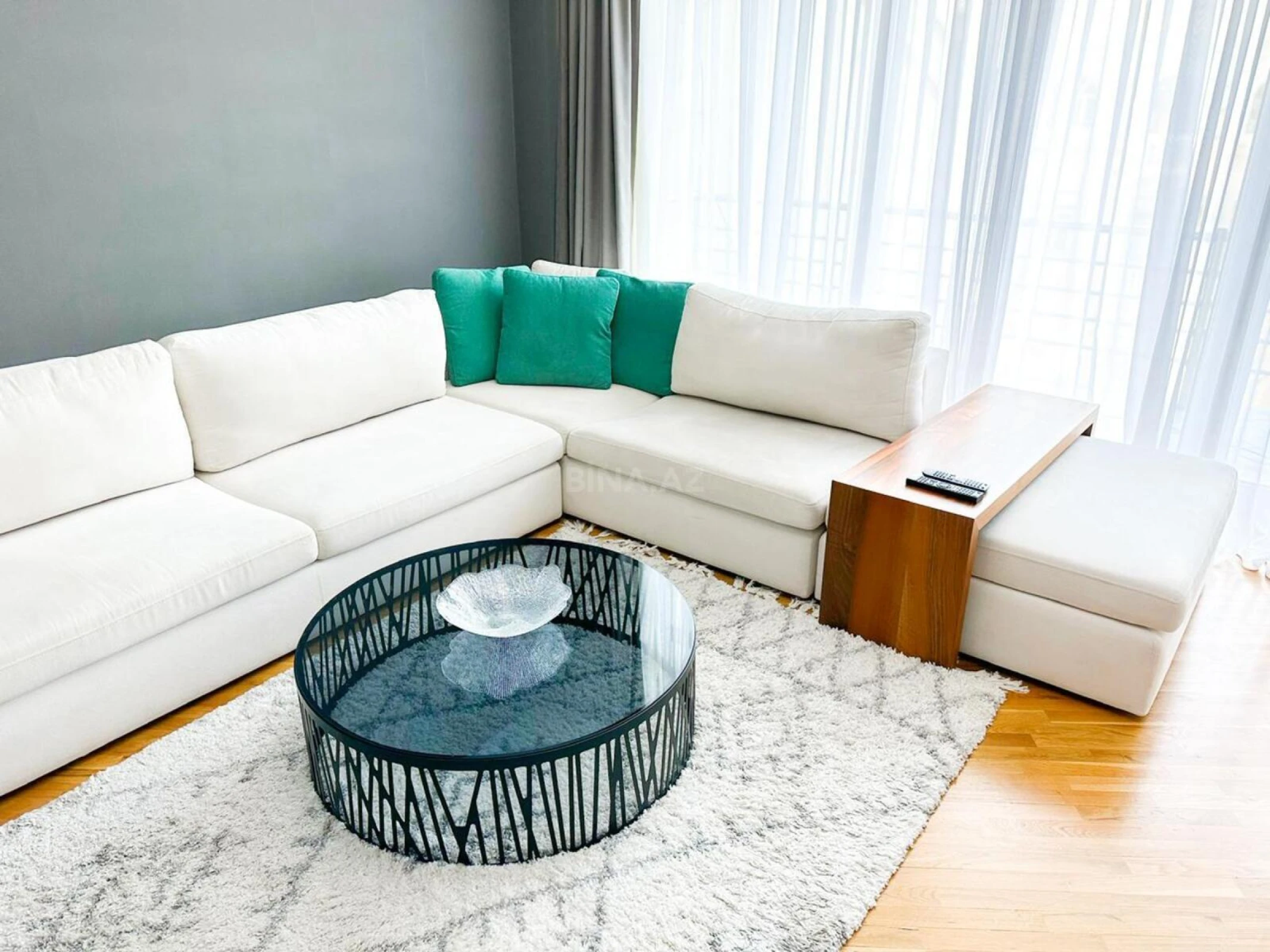 Kirayə verilir 3 otaqlı mənzil 156 m²