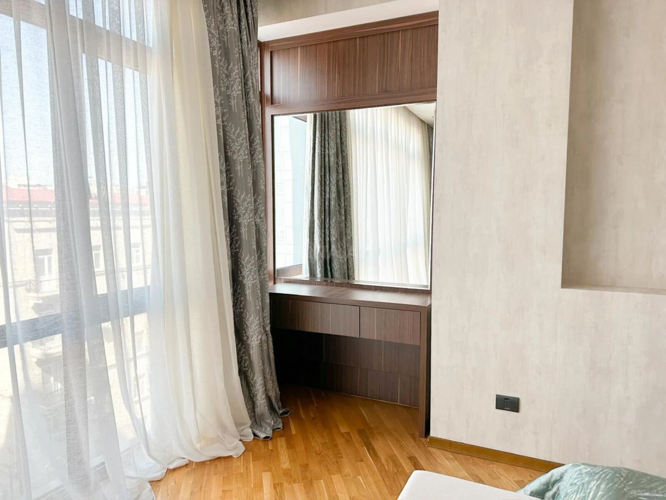 Kirayə verilir 3 otaqlı mənzil 156 m²