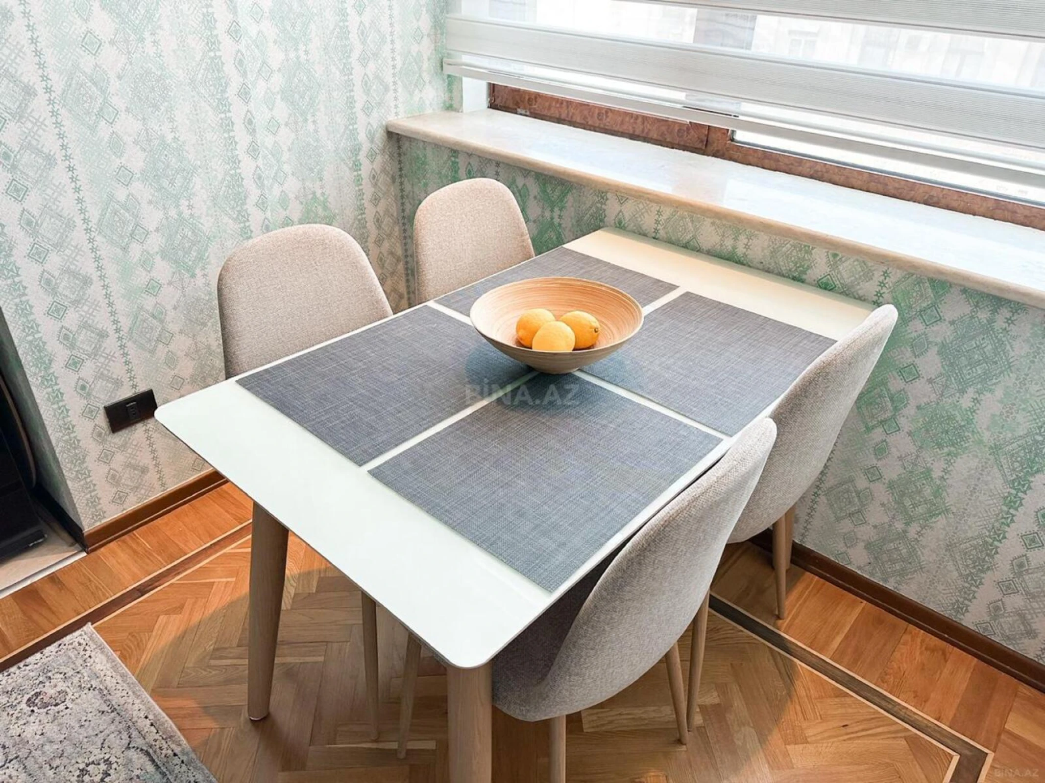 Kirayə verilir 3 otaqlı mənzil 156 m²