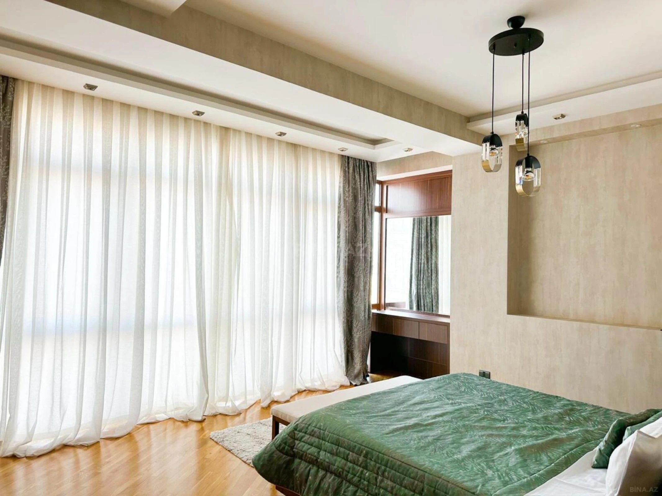 Kirayə verilir 3 otaqlı mənzil 156 m²