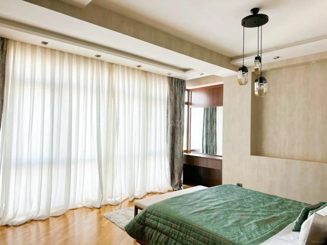 Kirayə verilir 3 otaqlı mənzil 156 m²