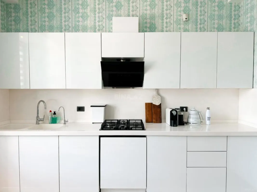 Kirayə verilir 3 otaqlı mənzil 156 m²