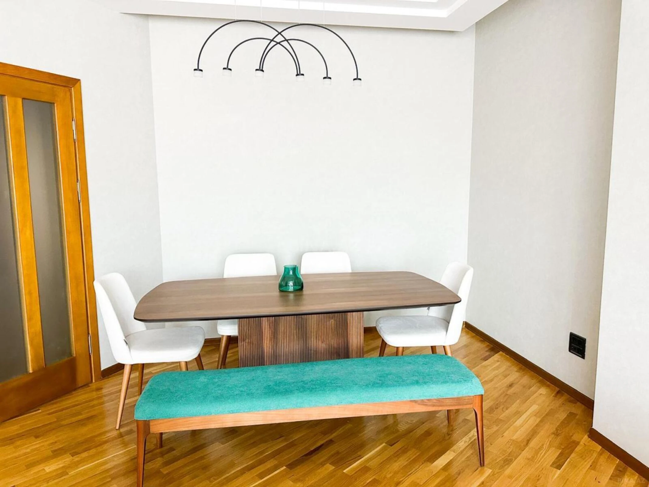 Kirayə verilir 3 otaqlı mənzil 156 m²