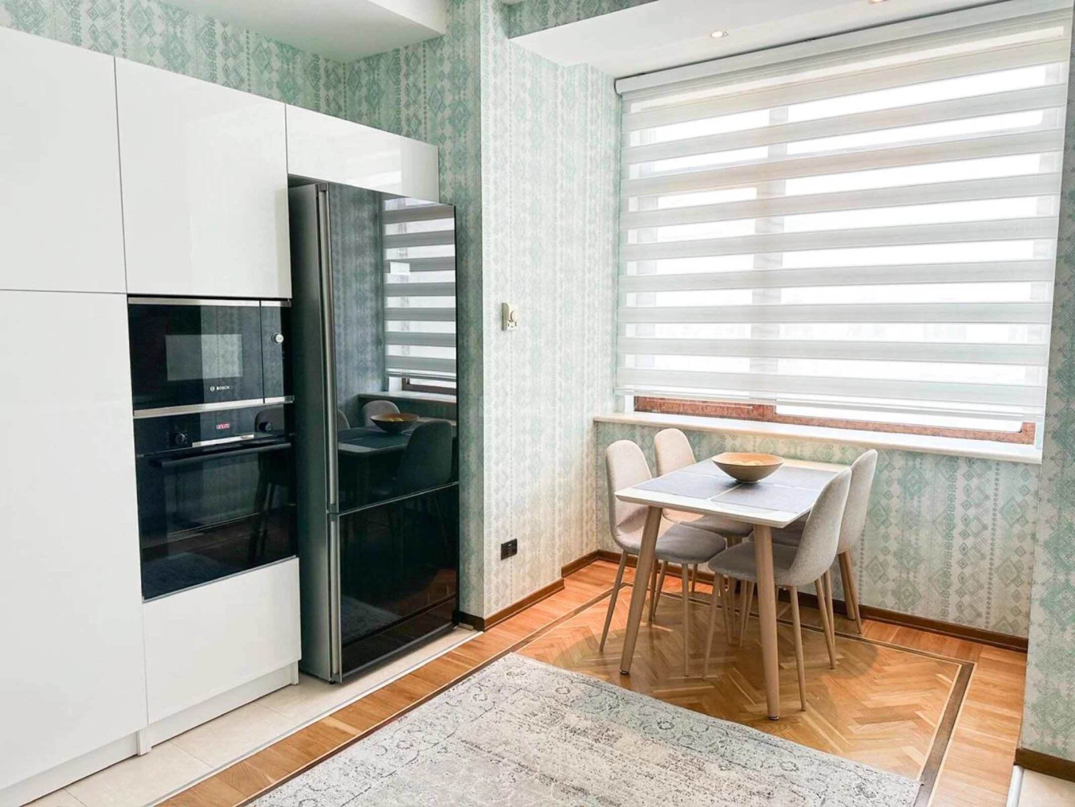 Kirayə verilir 3 otaqlı mənzil 156 m²