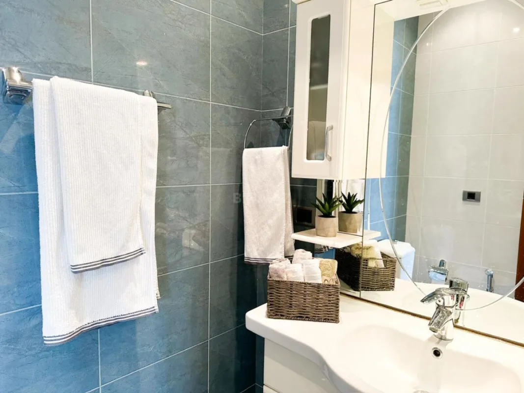 Kirayə verilir 3 otaqlı mənzil 156 m²