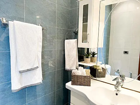 Kirayə verilir 3 otaqlı mənzil 156 m²