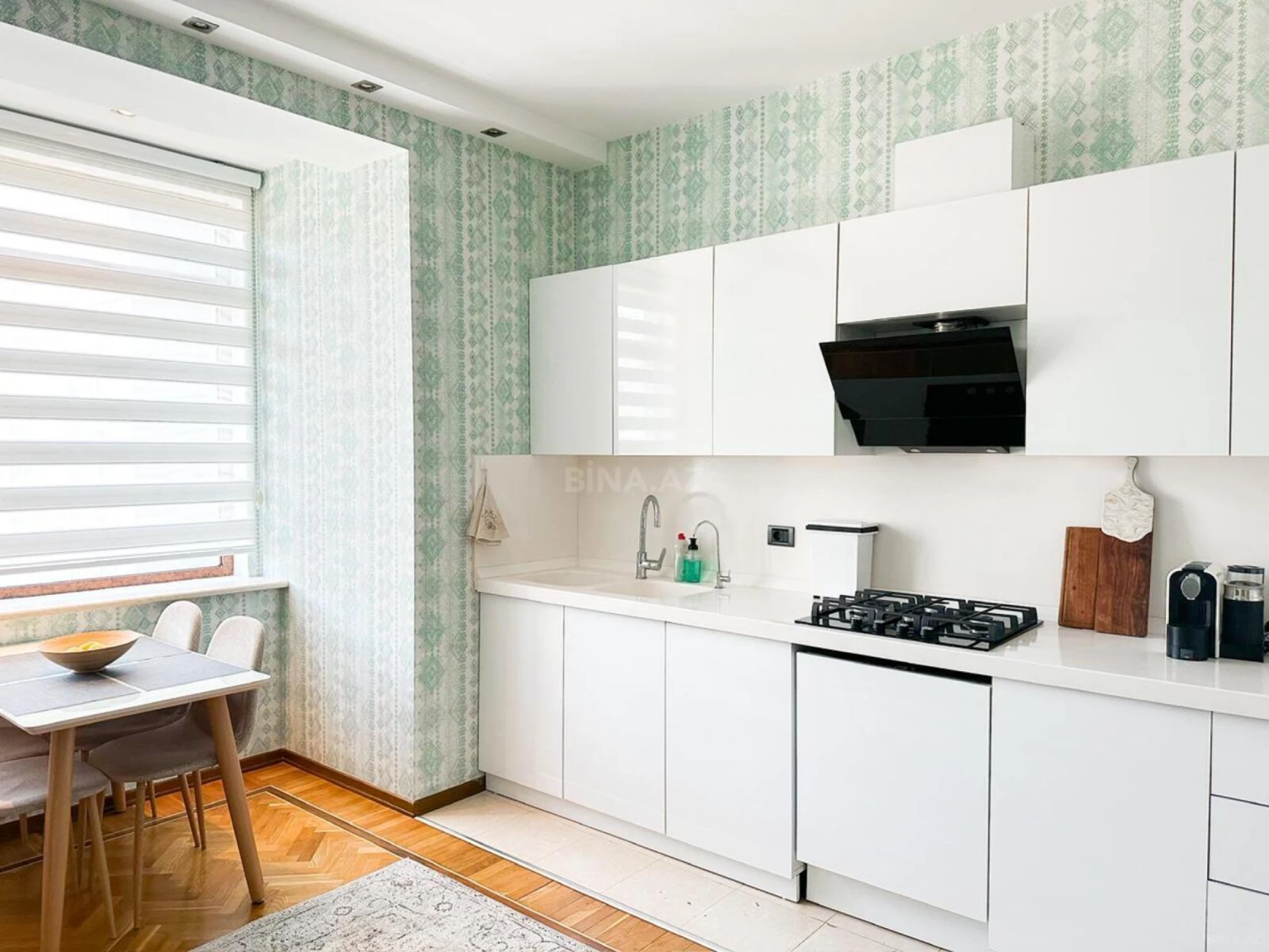 Kirayə verilir 3 otaqlı mənzil 156 m²