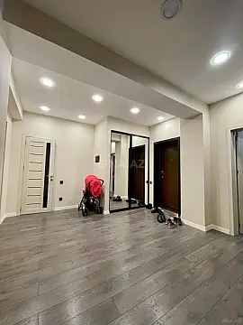 Satılır 3 otaqlı mənzil 135 m²