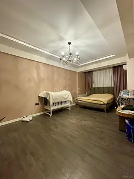 Satılır 3 otaqlı mənzil 135 m²