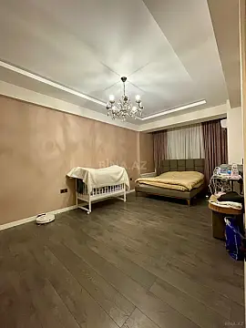 Satılır 3 otaqlı mənzil 135 m²