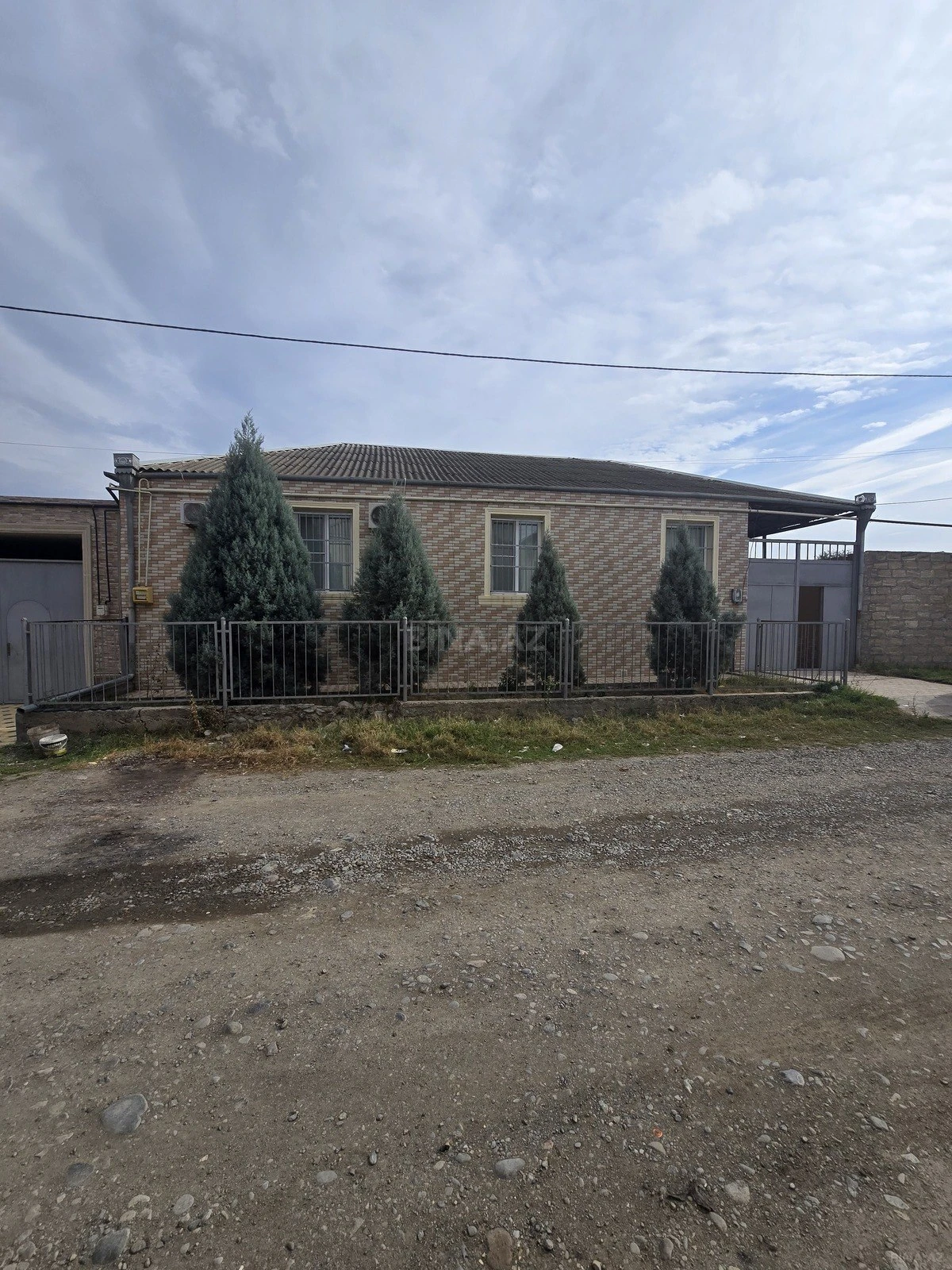 Satılır 4 otaqlı həyət evi 230 m²