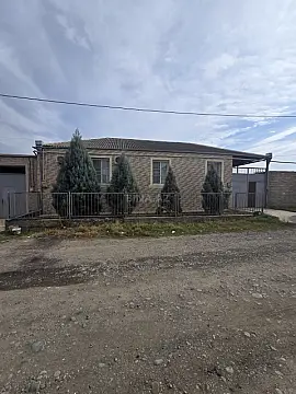 Satılır 4 otaqlı həyət evi 230 m²