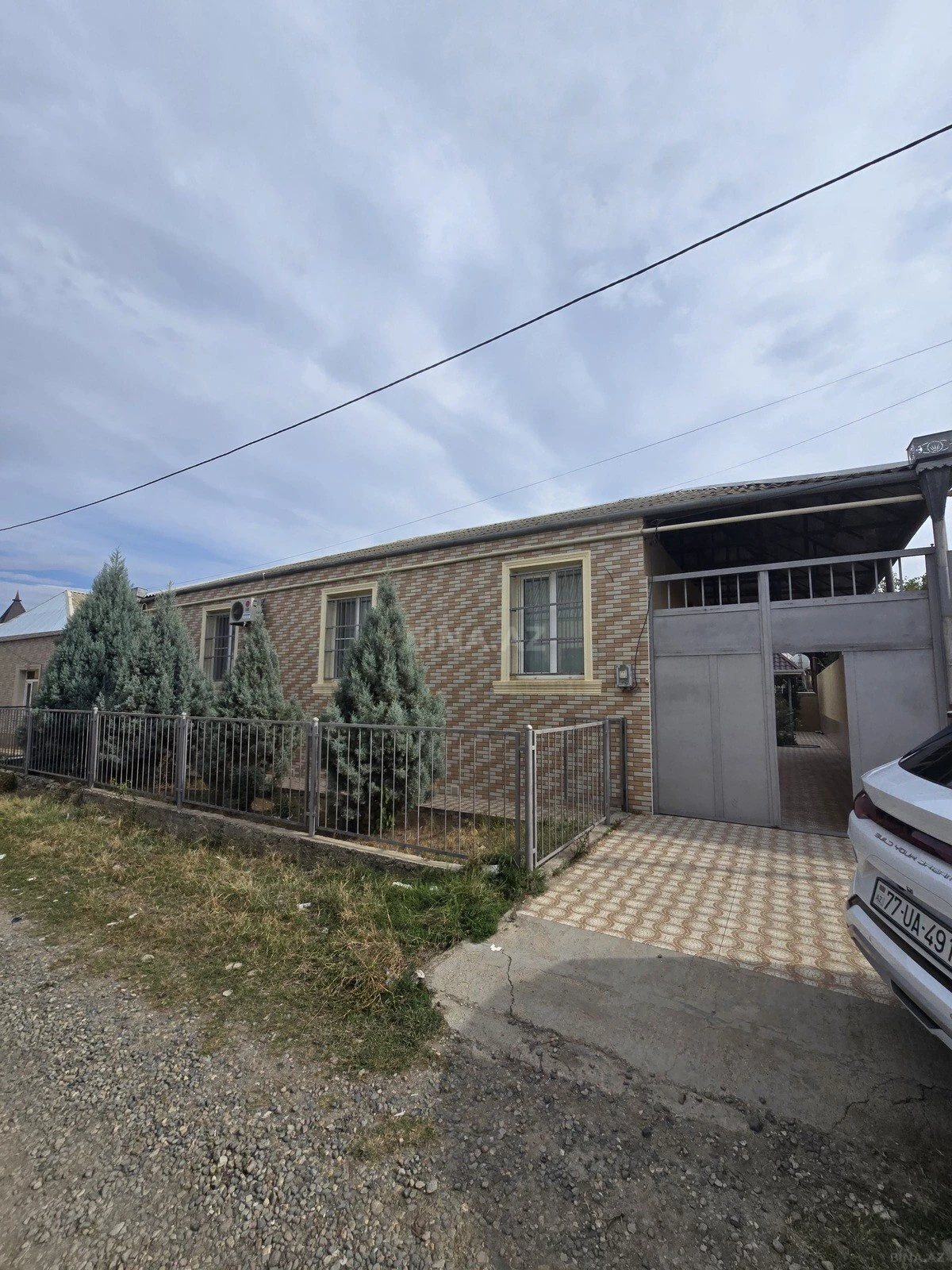 Satılır 4 otaqlı həyət evi 230 m²