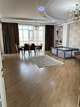 Satılır 4 otaqlı mənzil 185 m² — Bakı 4 otaq 185.00 m²