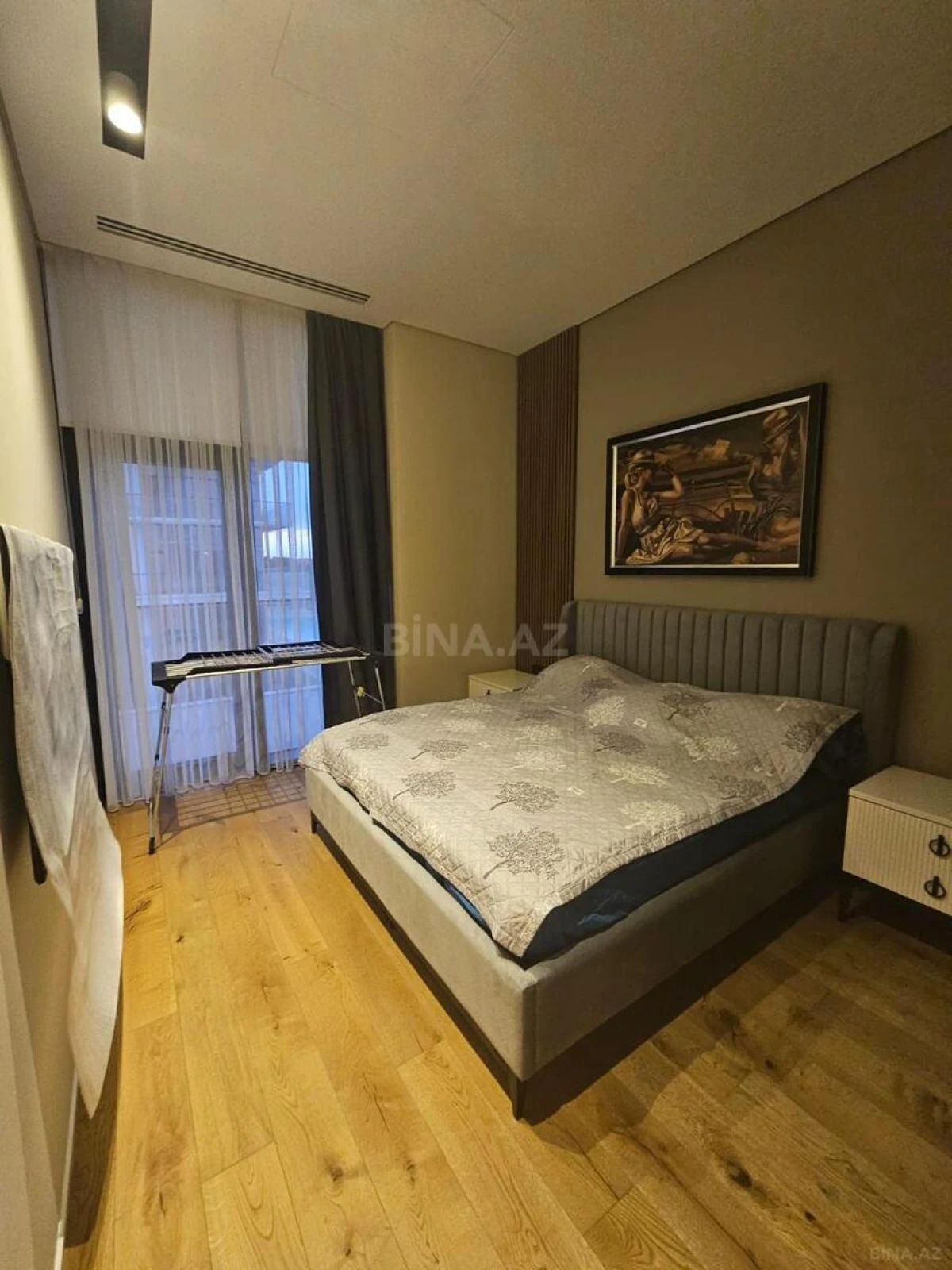 Satılır 2 otaqlı mənzil 84 m²