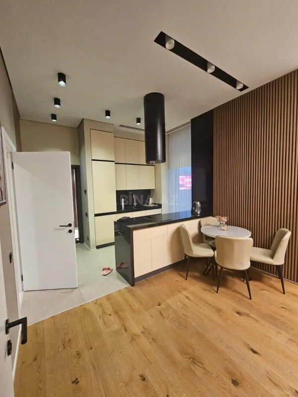 Satılır 2 otaqlı mənzil 84 m²