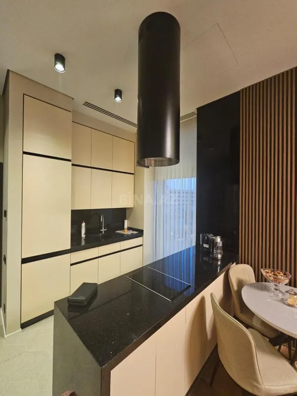 Satılır 2 otaqlı mənzil 84 m²