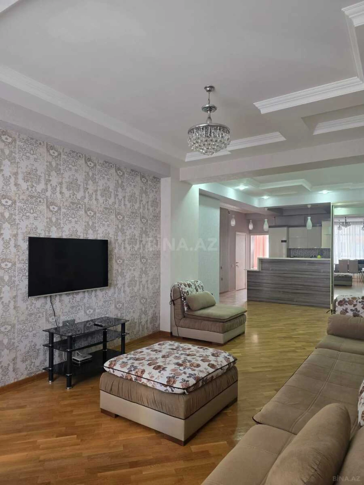 Kirayə verilir 3 otaqlı mənzil 120 m²