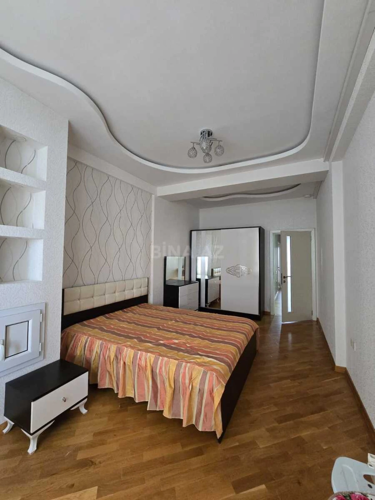 Kirayə verilir 3 otaqlı mənzil 120 m²
