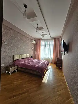 Kirayə verilir 3 otaqlı mənzil 120 m²