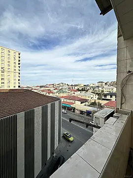 Satılır 3 otaqlı mənzil 122 m²