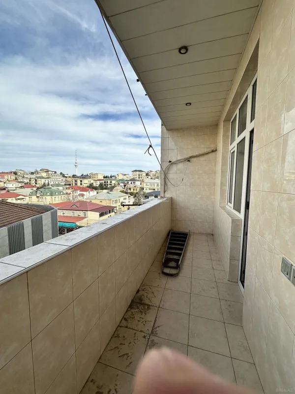 Satılır 3 otaqlı mənzil 122 m²
