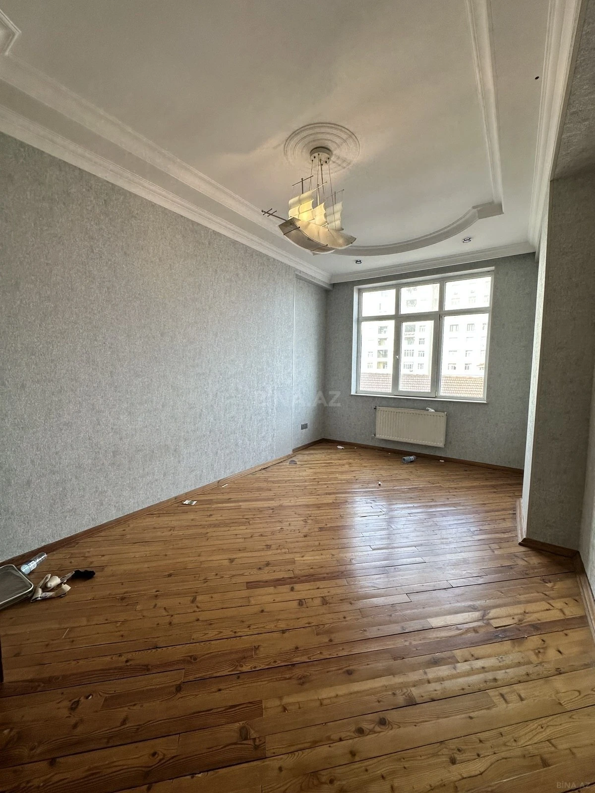 Satılır 3 otaqlı mənzil 122 m²