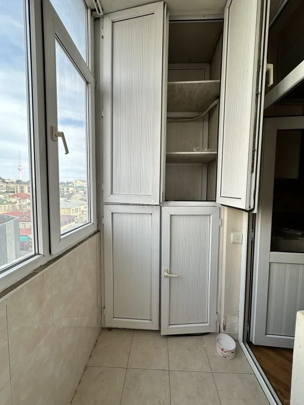 Satılır 3 otaqlı mənzil 122 m²