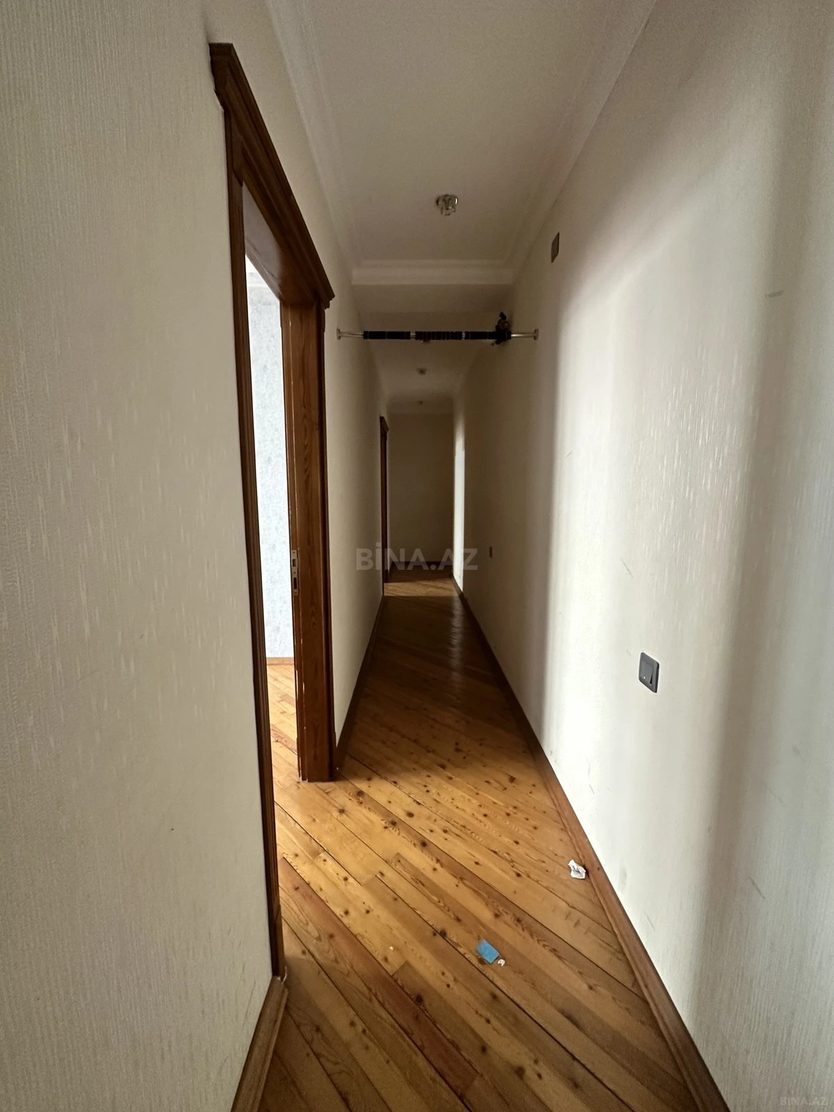 Satılır 3 otaqlı mənzil 122 m²