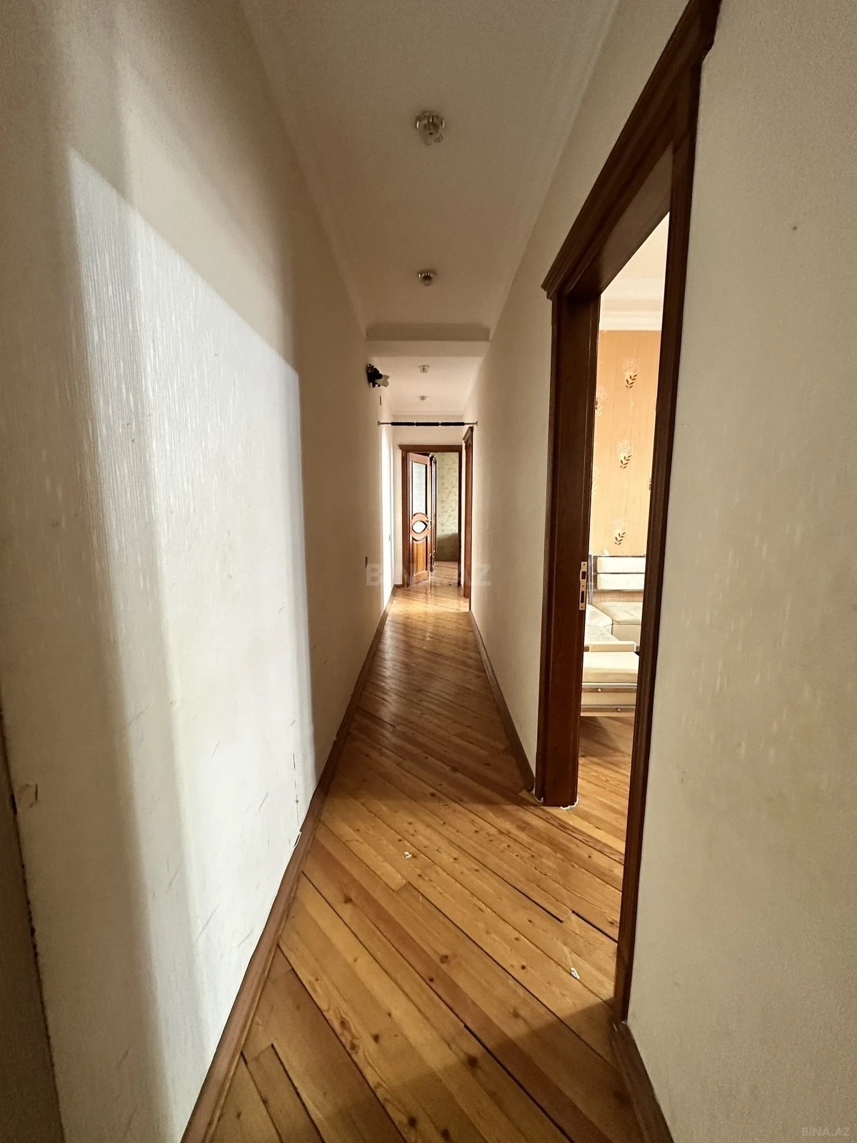 Satılır 3 otaqlı mənzil 122 m²