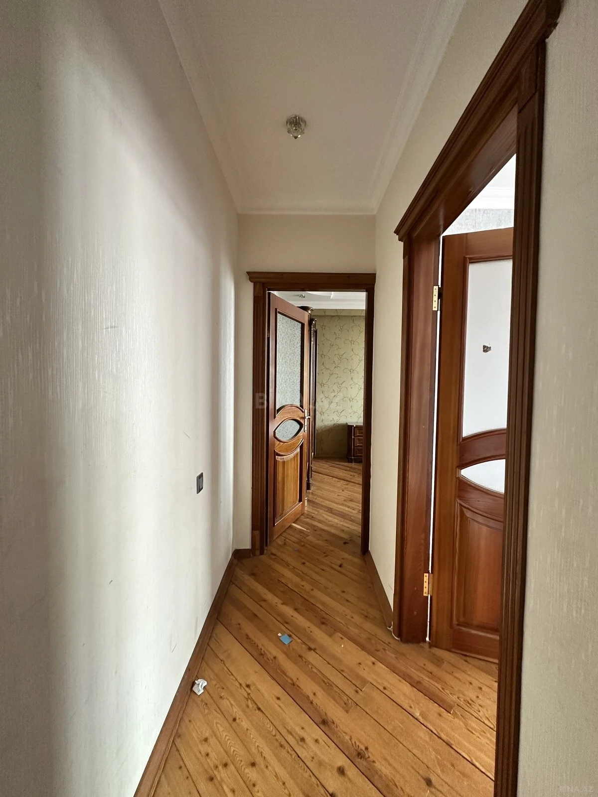 Satılır 3 otaqlı mənzil 122 m²