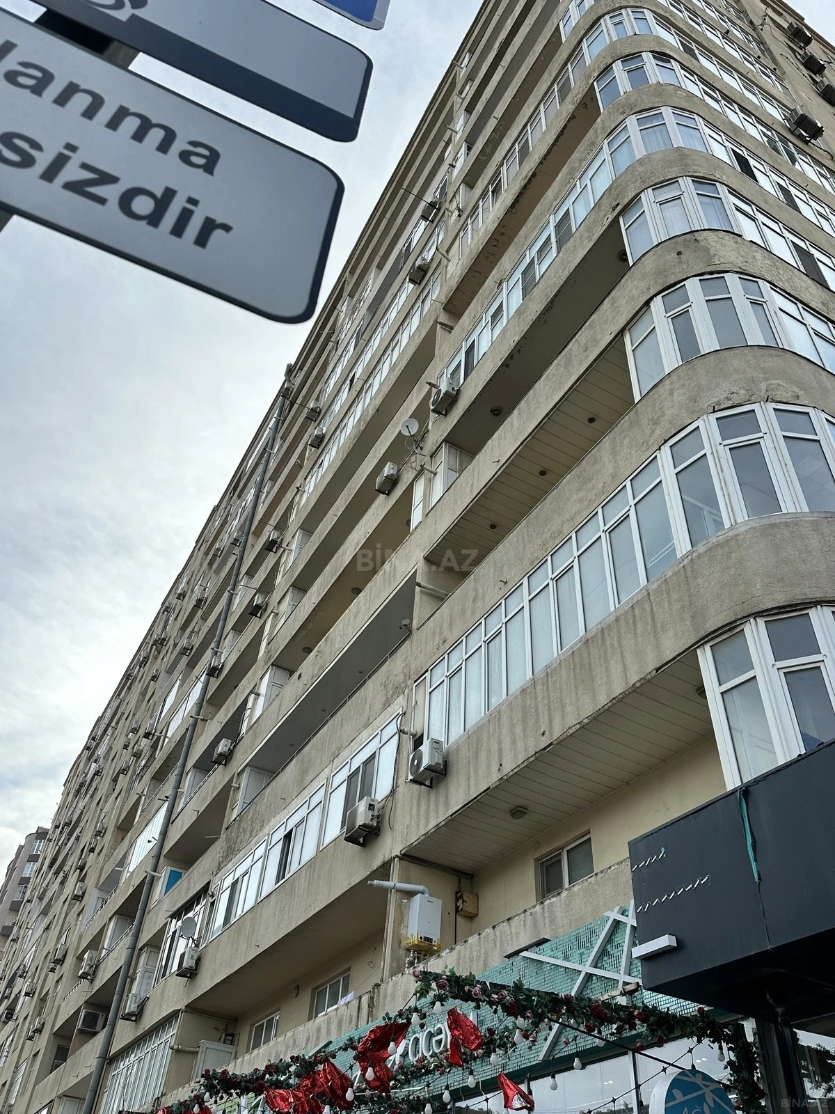 Satılır 3 otaqlı mənzil 122 m²