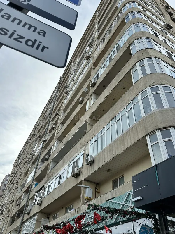 Satılır 3 otaqlı mənzil 122 m²