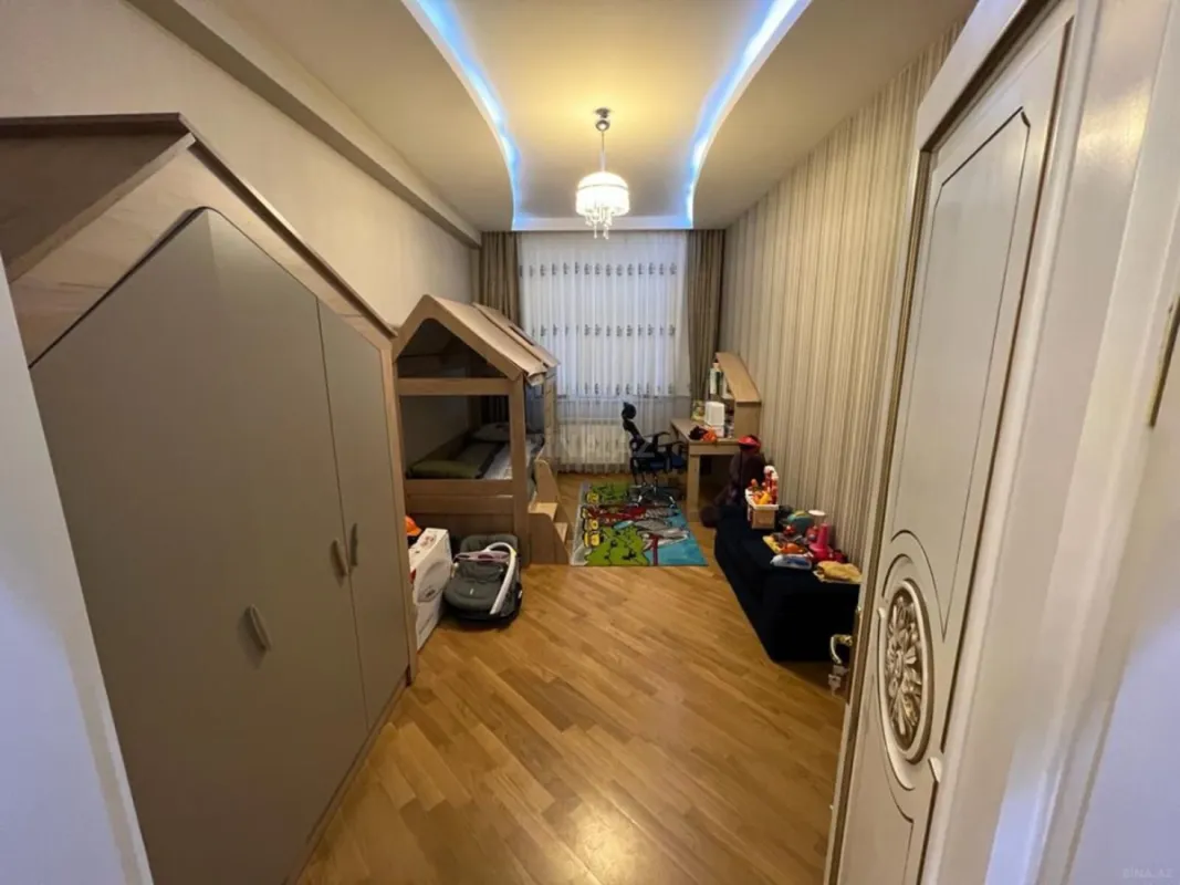 Satılır 3 otaqlı mənzil 120 m²