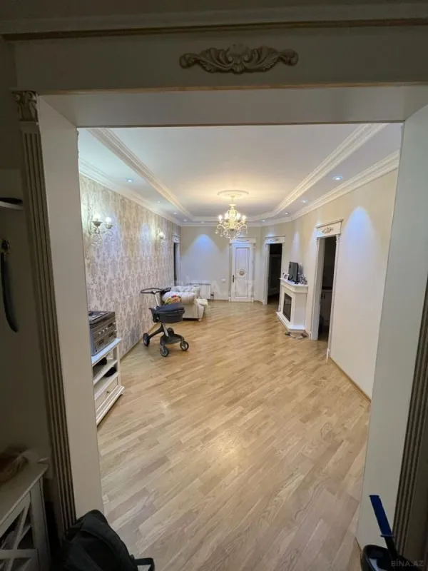 Satılır 3 otaqlı mənzil 120 m²