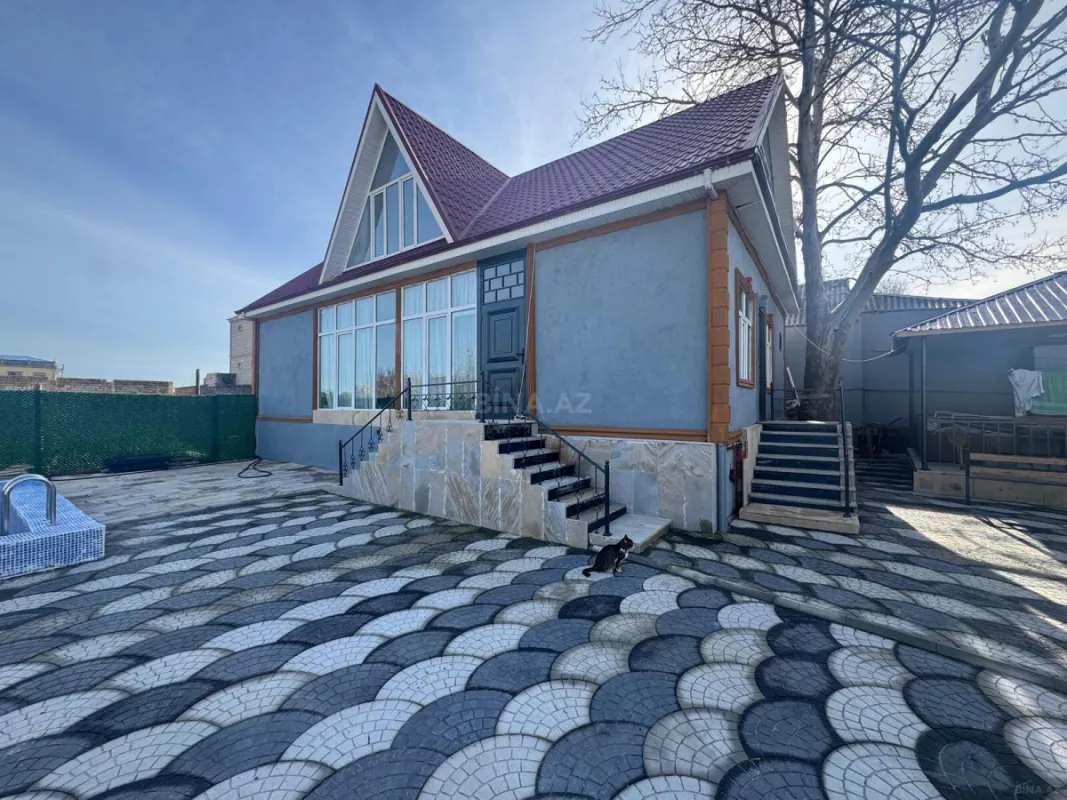 Satılır 7 otaqlı həyət evi 181 m²