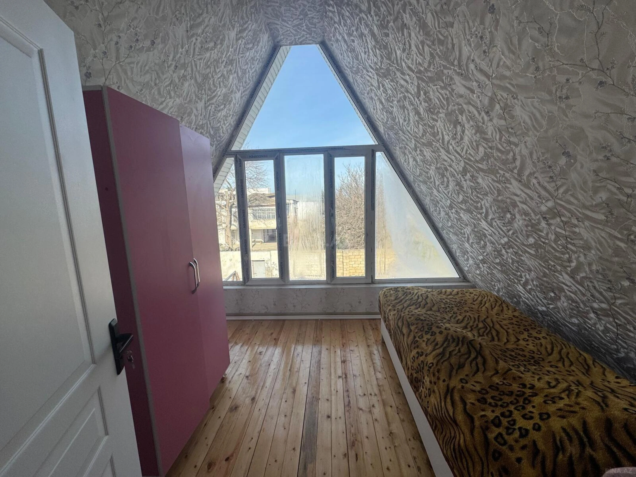 Satılır 7 otaqlı həyət evi 181 m²