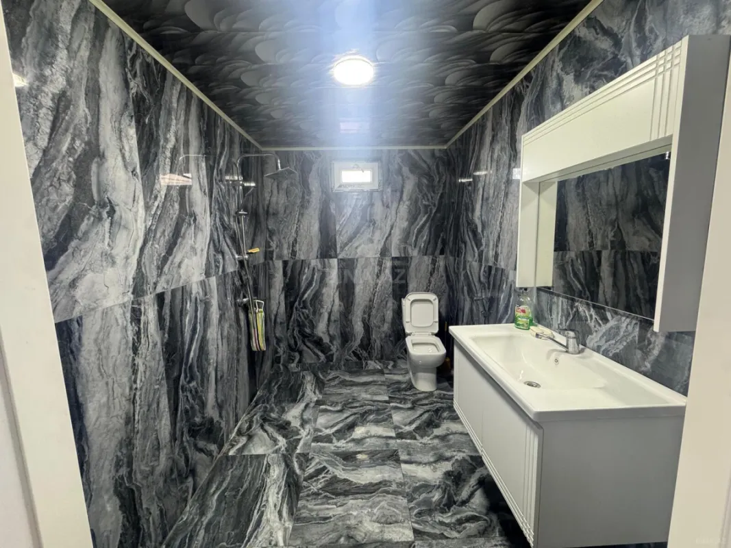 Satılır 7 otaqlı həyət evi 181 m²