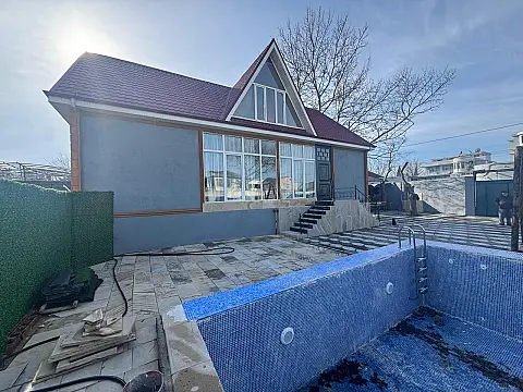 Satılır 7 otaqlı həyət evi 181 m²