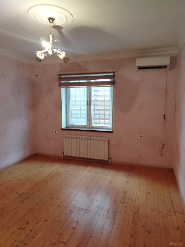 Satılır 12 otaqlı həyət evi 404 m²