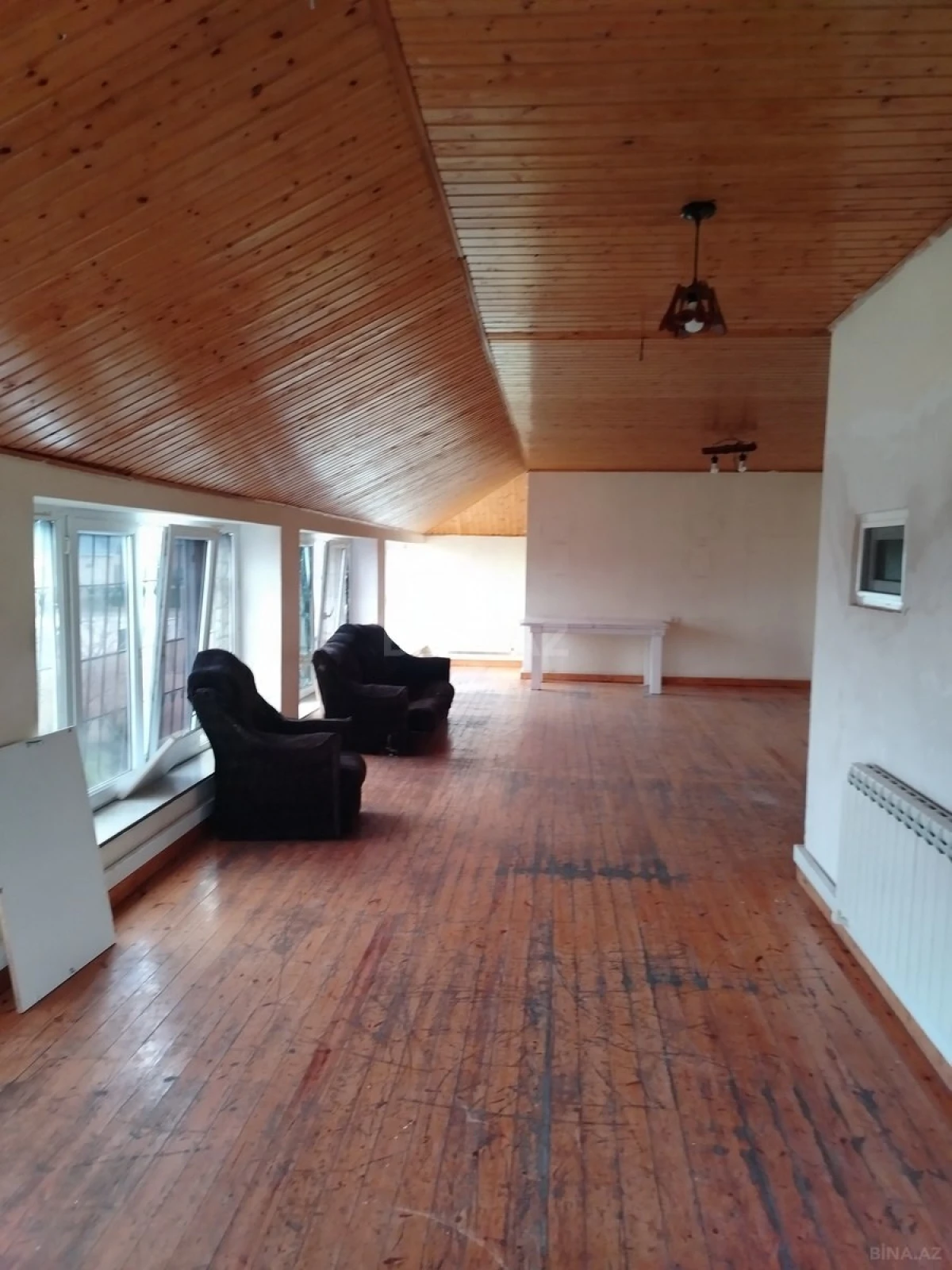 Satılır 12 otaqlı həyət evi 404 m²