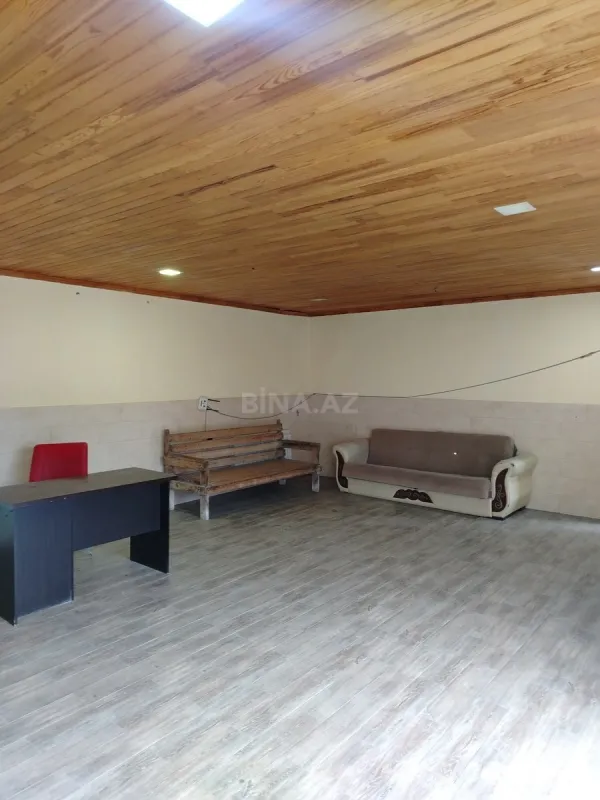 Satılır 12 otaqlı həyət evi 404 m²