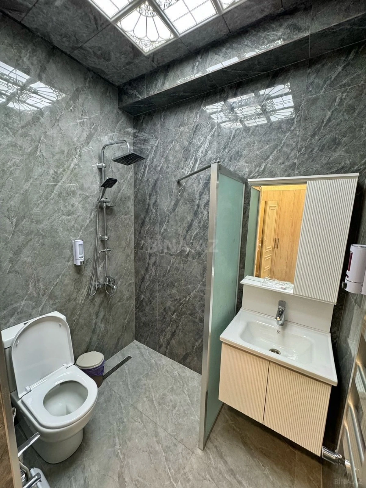 Kirayə verilir 1 otaqlı mənzil 55 m²